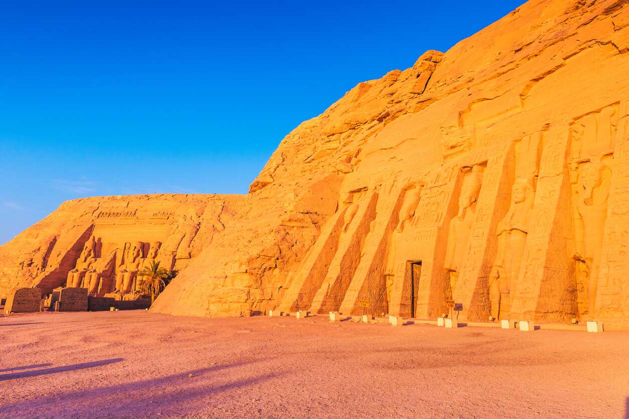 DESCUBRE EGIPTO CON ABU SIMBEL-CHÁRTER SALIDAS MAD, BCN